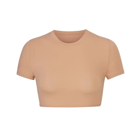 SKIMS Tops - Skims C3 fits everyone super cropped T-shirt SAND NWT 4x